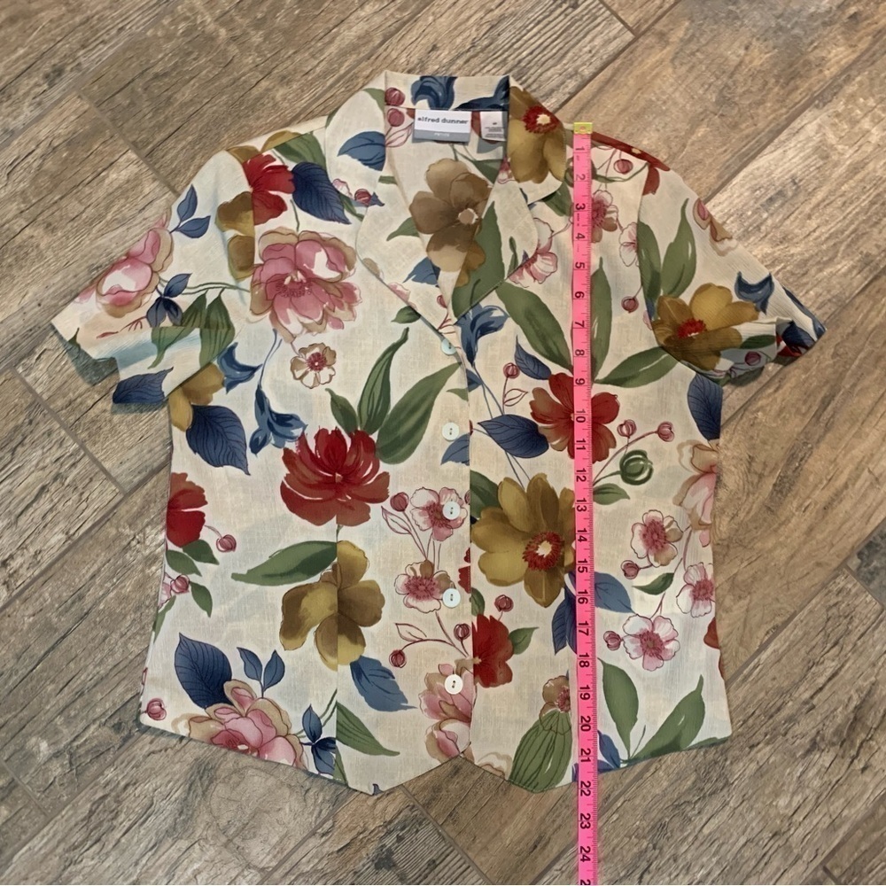 Women’s Alfred Dunner floral button up - Picture 5 of 5
